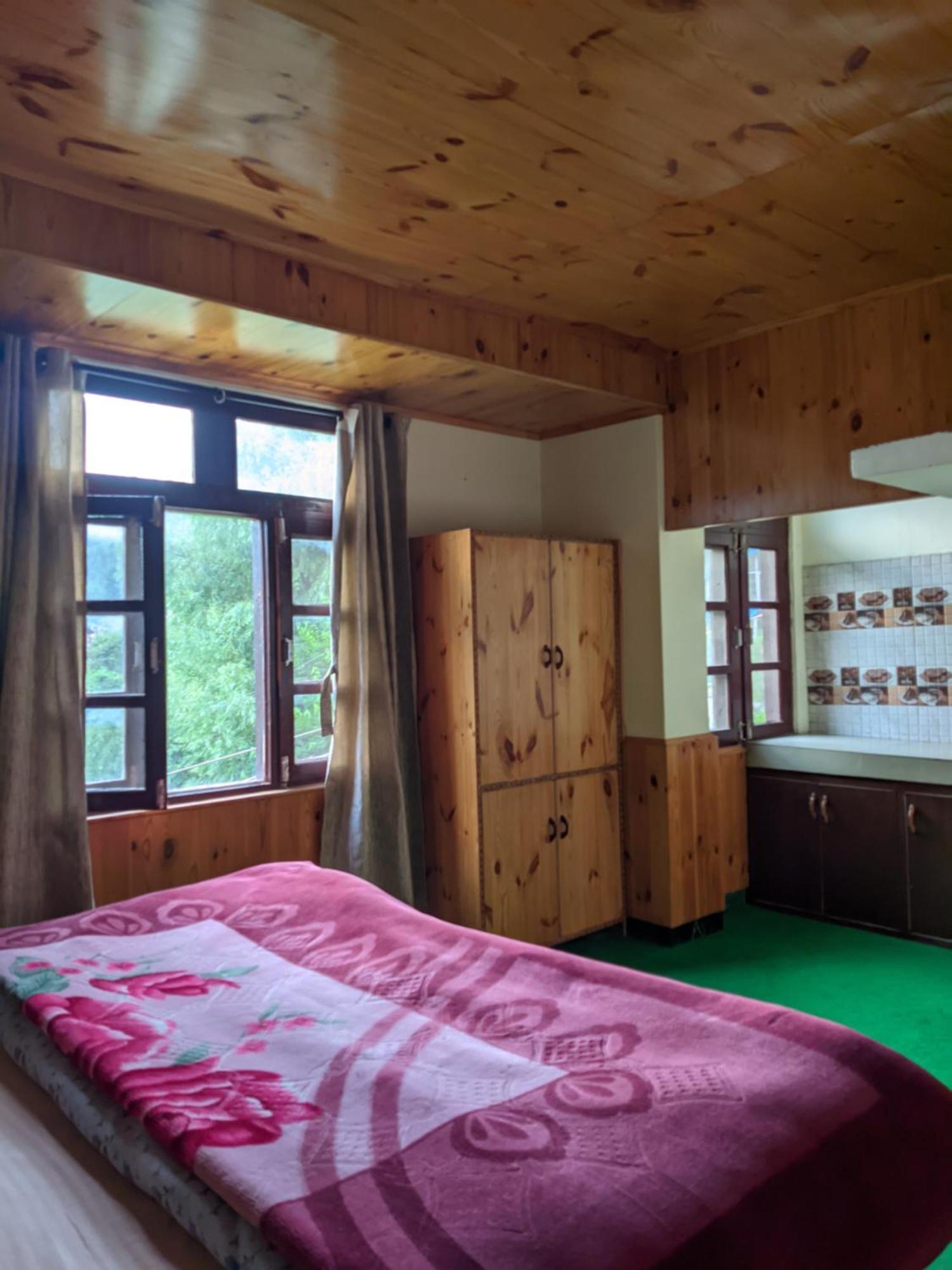 Summer Cottages Manāli Rum bild